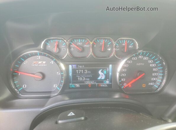 3GCUKREC2JG235449 2018 CHEVROLET SILVERADO Черный Вид щитка приборов
