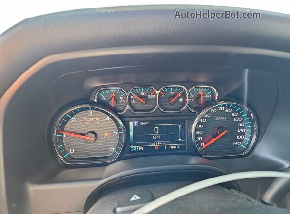 3GCUKREC3JG263647 2018 CHEVROLET SILVERADO Silver Vista del cuadro de instrumentos