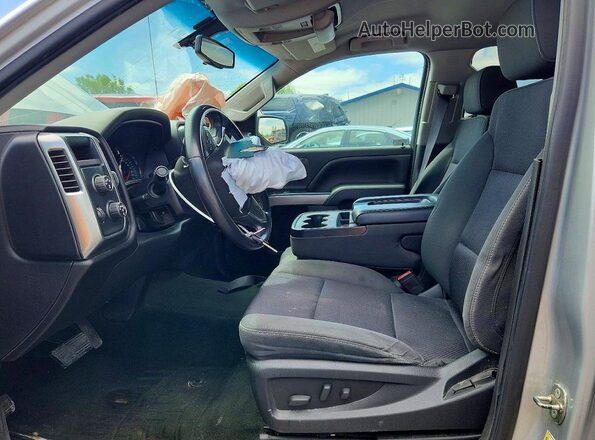 3GCUKREC4GG173979 2016 CHEVROLET SILVERADO Silver Front interior view