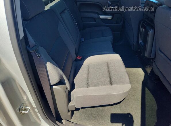 3GCUKREC6HG160197 2017 CHEVROLET SILVERADO Silver Rear seats view