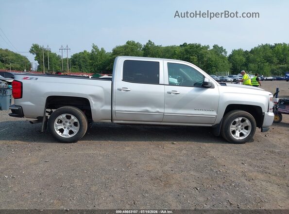 3GCUKREC8HG249107 2017 CHEVROLET SILVERADO Silver Vista interior trasera