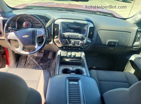 3GCUKREC9JG262258 2018 CHEVROLET SILVERADO Красный Вид панели приборов