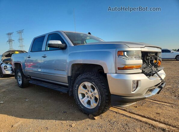 3GCUKREC9JG529060 2018 CHEVROLET SILVERADO Silver Przód prawy