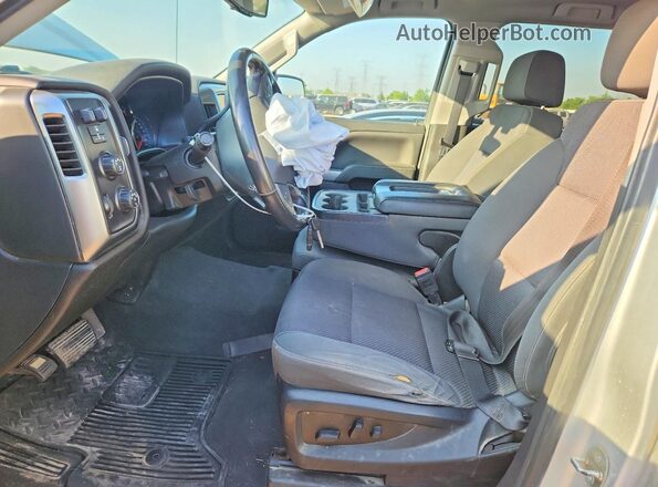 3GCUKREC9JG529060 2018 CHEVROLET SILVERADO Silver Widok wnętrza z przodu