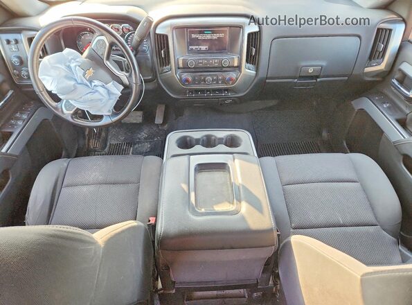 3GCUKREC9JG529060 2018 CHEVROLET SILVERADO Silver Widok deski rozdzielczej