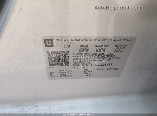 3GCUKREC9JG626727 2018 CHEVROLET SILVERADO Silver Vista del compartimento del motor