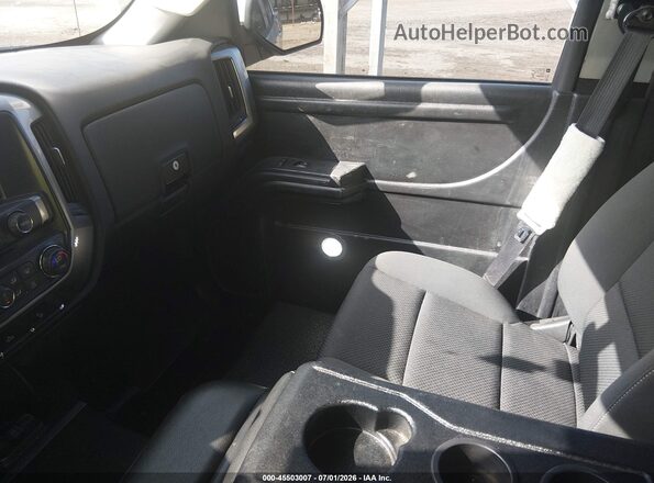 3GCUKREC9JG626727 2018 CHEVROLET SILVERADO Silver Vista interior delantera