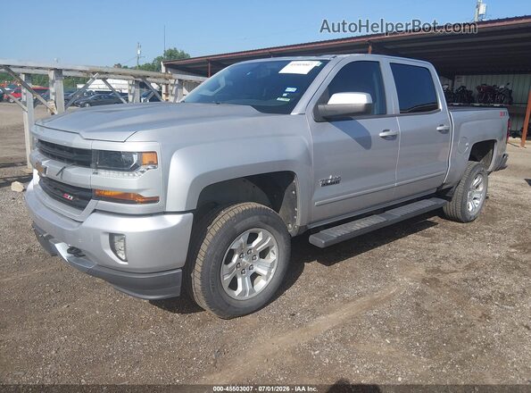 3GCUKREC9JG626727 2018 CHEVROLET SILVERADO Silver Vista tres cuartos delantera izquierda