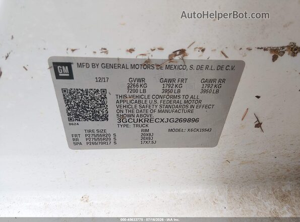 3GCUKRECXJG269896 2018 CHEVROLET SILVERADO White Vista del compartimento del motor