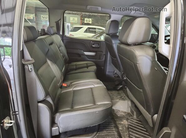 3GCUKRECXJG640779 2018 CHEVROLET SILVERADO Black Widok tylnych siedzeń