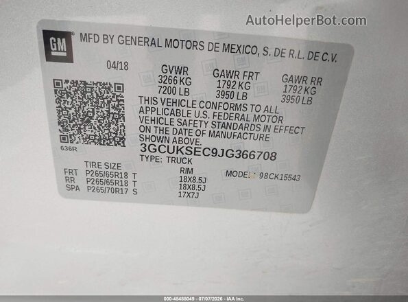 3GCUKSEC9JG366708 2018 CHEVROLET SILVERADO Silver Vista del compartimento del motor
