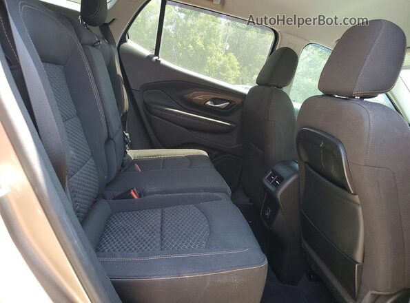 3GKALMEV1JL359065 2018 GMC TERRAIN Gold Widok wnętrza z tyłu
