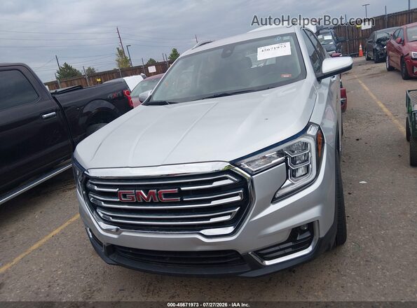 3GKALPEV7NL211395 2022 GMC TERRAIN Серебряный Вид щитка приборов