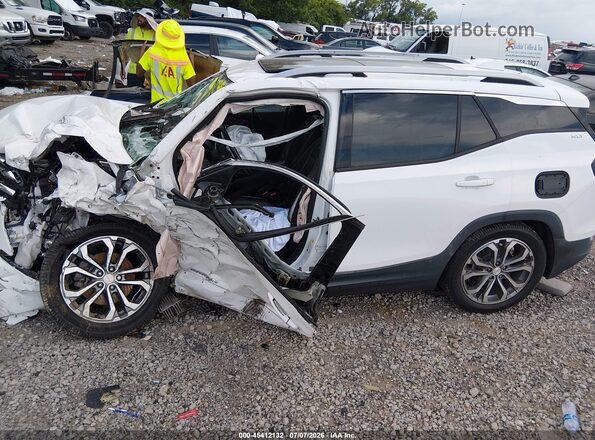 3GKALPEX2JL272603 2018 GMC TERRAIN White Սալոնի հետևի տեսք