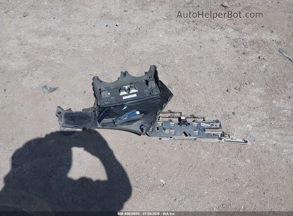 3GKALSEX1JL157588 2018 GMC TERRAIN Silver Instrument cluster view