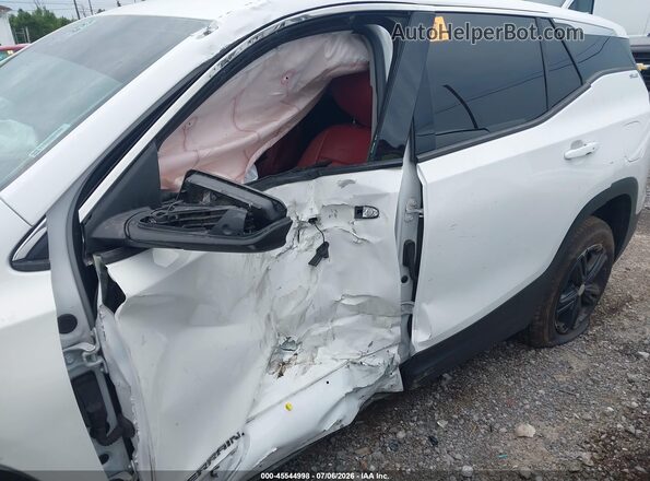 3GKALTEV8JL352592 2018 GMC TERRAIN White Widok z przodu