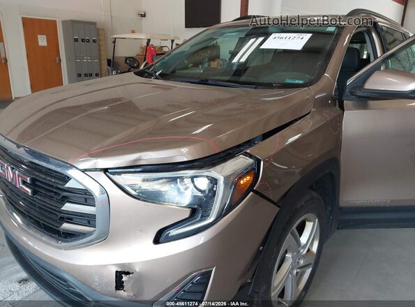 3GKALTEV9JL315213 2018 GMC TERRAIN Gold Вид спереду