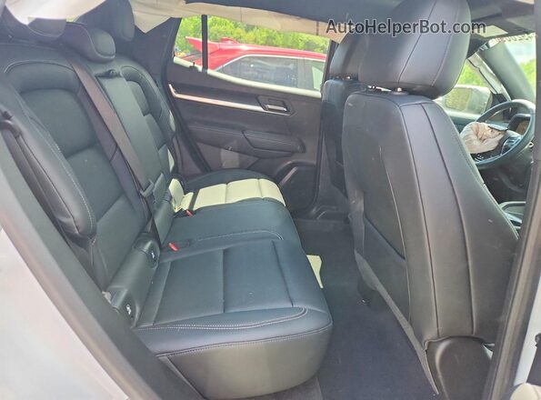 3GKALUEG0SL252396 2025 GMC TERRAIN White Widok wnętrza z tyłu