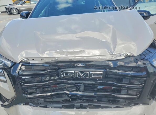 3GKALUEG7TL219851 2026 GMC TERRAIN Cream Vista del compartimento del motor
