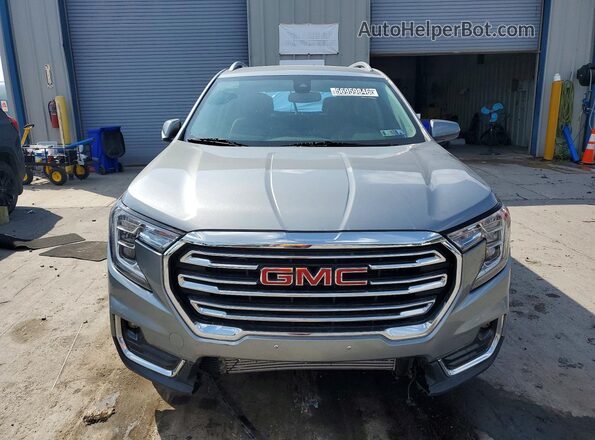 3GKALVEG7PL158402 2023 GMC TERRAIN Silver Вид спереду