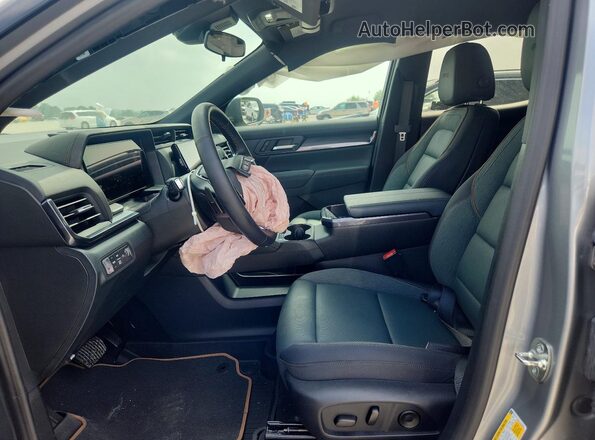 3GKALYEG2TL205928 2026 GMC TERRAIN Silver Вид салону спереду