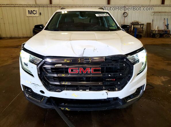 3GKALYEV2NL294045 2022 GMC TERRAIN Белый Вид спереди