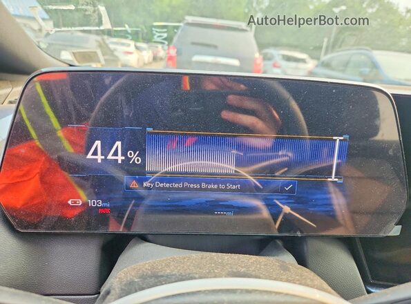 3GN7DLRP8SS165754 2025 CHEVROLET EQUINOX Red ხელსაწყოთა პანელის ხედი