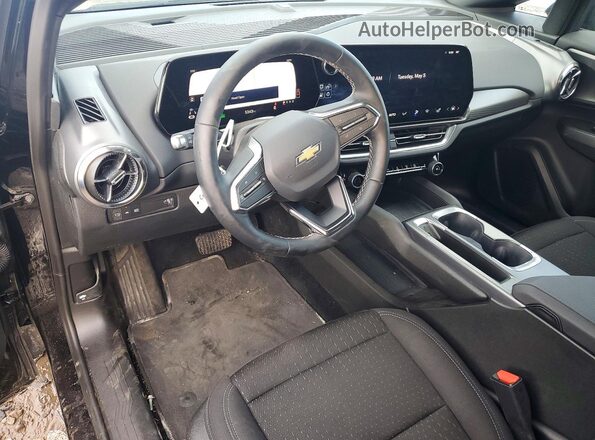 3GN7DMRP2SS240275 2025 CHEVROLET EQUINOX Черный Вид панели приборов