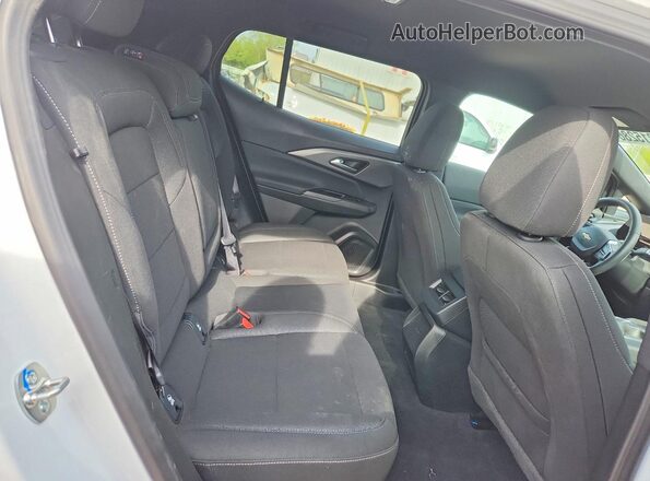 3GN7DMRP8TS125651 2026 CHEVROLET EQUINOX White Widok wnętrza z tyłu