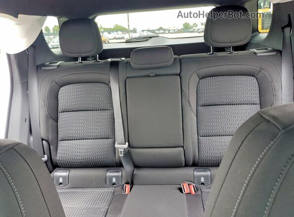 3GNAXHEG8TL475169 2026 CHEVROLET EQUINOX White Widok tylnych siedzeń