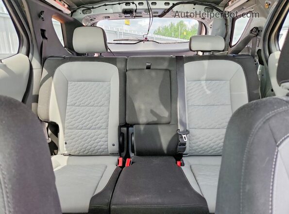 3GNAXHEV3KL149776 2019 CHEVROLET EQUINOX Silver Rear seats view