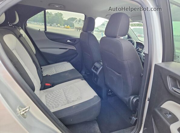 3GNAXHEV1LS684497 2020 CHEVROLET EQUINOX Silver Widok wnętrza z tyłu