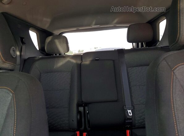 3GNAXJEV1JS502432 2018 CHEVROLET EQUINOX Белый Вид задних сидений
