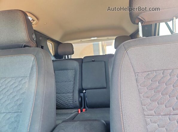 3GNAXJEV7JS576177 2018 CHEVROLET EQUINOX Gray Widok tylnych siedzeń