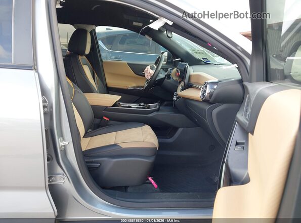 3GNAXKEG0TL204796 2026 CHEVROLET EQUINOX Silver Вид салону спереду