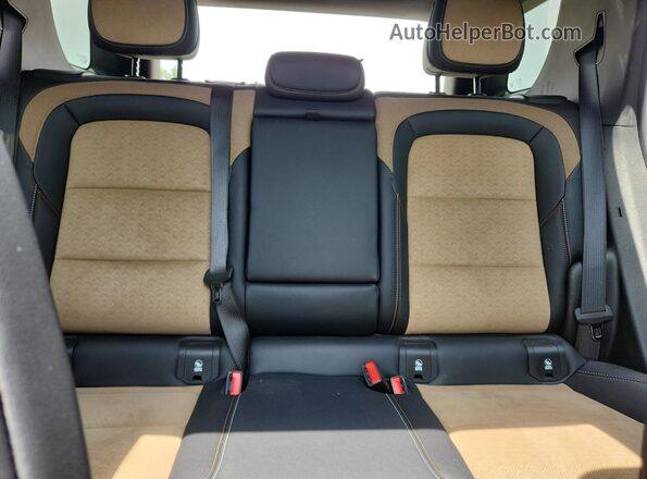 3GNAXKEG5SL294199 2025 CHEVROLET EQUINOX Two Tone Rear seats view