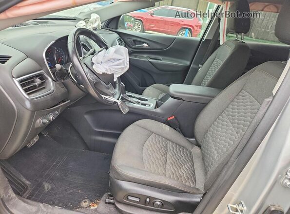 3GNAXKEV3LS560616 2020 CHEVROLET EQUINOX Серебряный Вид салона спереди
