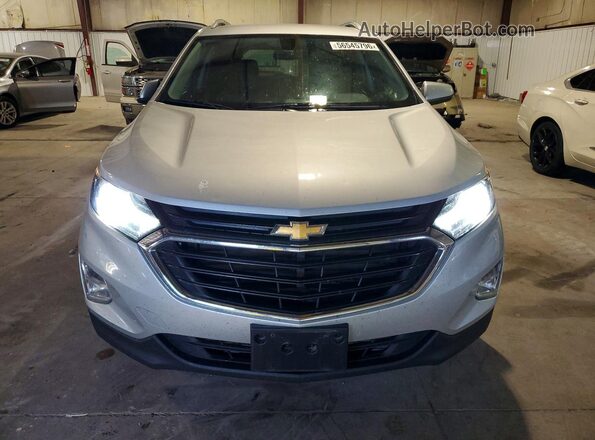 3GNAXKEX2JL397322 2018 CHEVROLET EQUINOX Серебряный Вид спереди