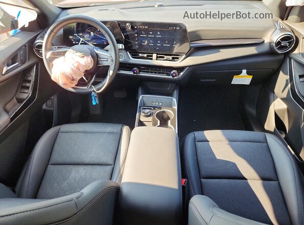3GNAXPEG0TL355022 2026 CHEVROLET EQUINOX Red Widok deski rozdzielczej