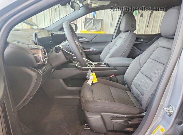 3GNAXPEG6TL323885 2026 CHEVROLET EQUINOX Silver Front interior view
