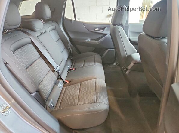 3GNAXPEG6TL323885 2026 CHEVROLET EQUINOX Silver Rear interior view
