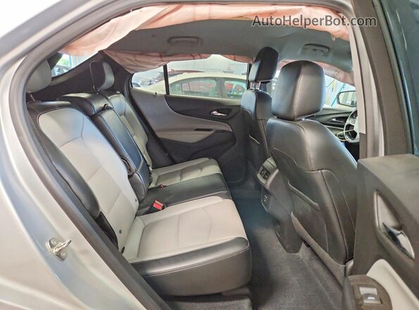 3GNAXPEX8LS562876 2020 CHEVROLET EQUINOX Серебряный Вид задней части салона