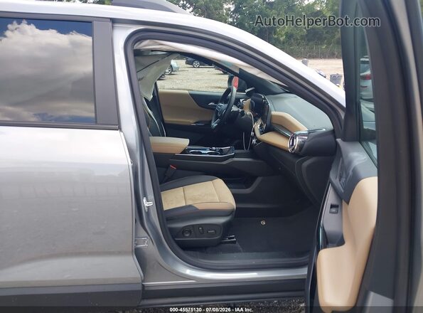 3GNAXSEG0TL128724 2026 CHEVROLET EQUINOX Silver Front interior view