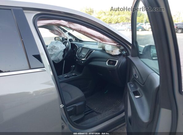 3GNAXSEV5JS559867 2018 CHEVROLET EQUINOX Серебряный Вид салона спереди