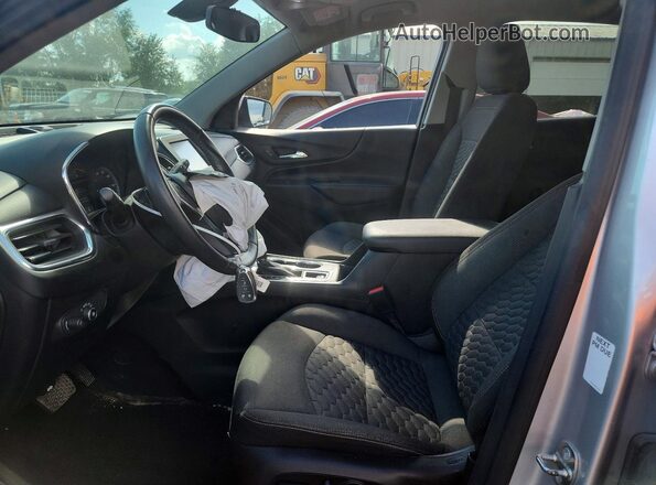 3GNAXSEV5JS590245 2018 CHEVROLET EQUINOX Silver Սալոնի դիմացի տեսք