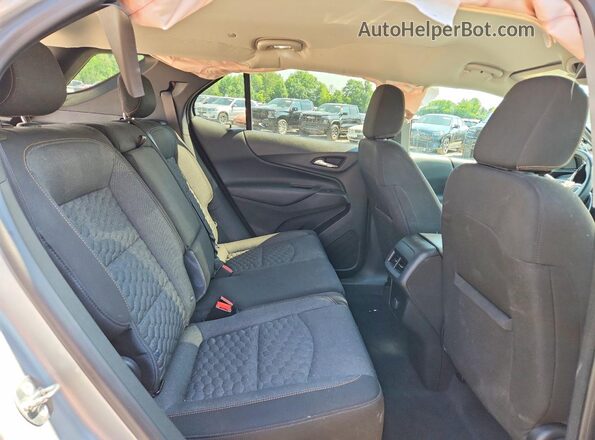 3GNAXSEV9JL387918 2018 CHEVROLET EQUINOX Silver Rear interior view