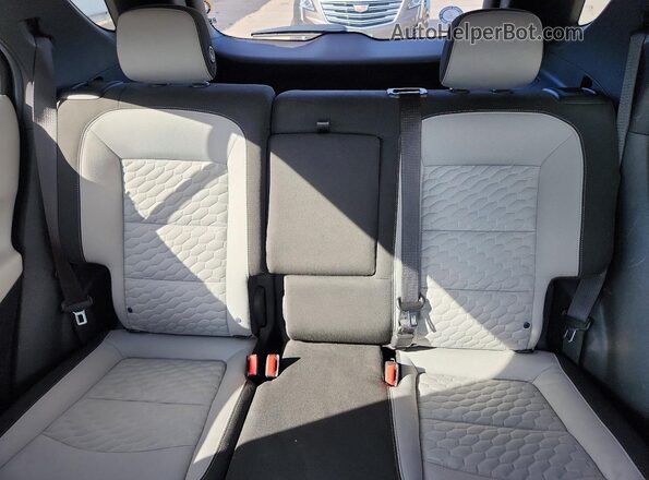 3GNAXTEX5JS555941 2018 CHEVROLET EQUINOX White Rear seats view