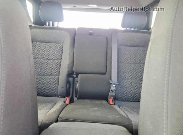 3GNAXUEGXRL367265 2024 CHEVROLET EQUINOX Red Widok tylnych siedzeń