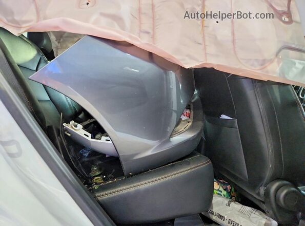 3GNAXUEV6MS180537 2021 CHEVROLET EQUINOX White Rear interior view