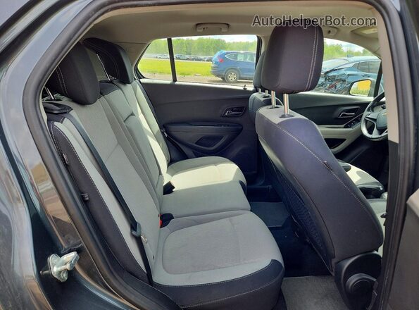 3GNCJKSB0GL275487 2016 CHEVROLET TRAX Gray Rear interior view
